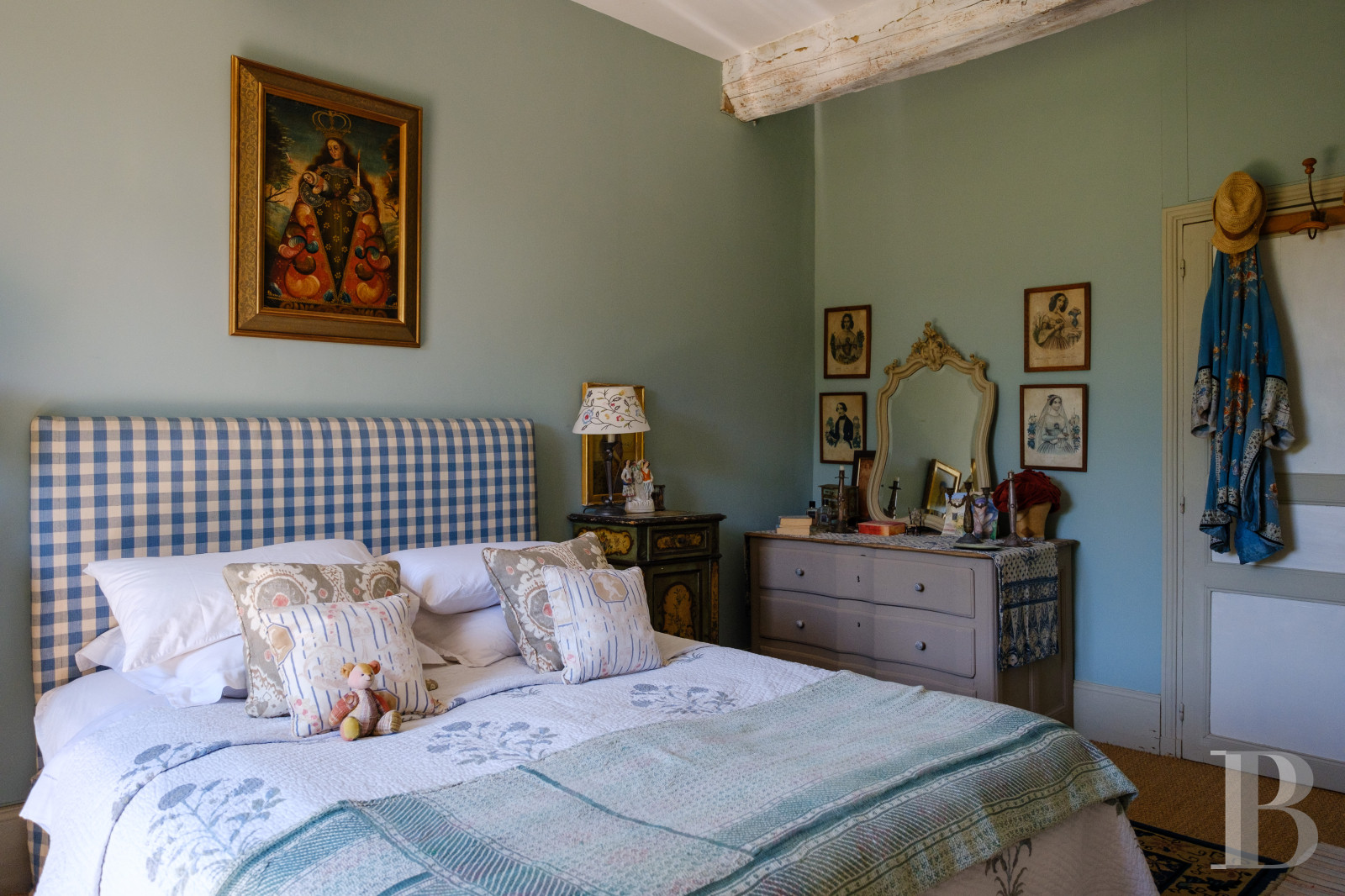 Dans le Gers, à l’ouest de Lectoure, un ancien domaine de production d’armagnac transformé et décoré avec soin - photo  n°9